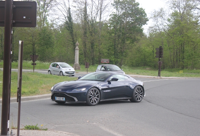 Aston Martin V8 Vantage 2018