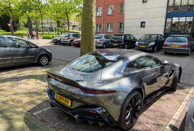 Aston Martin V8 Vantage 2018