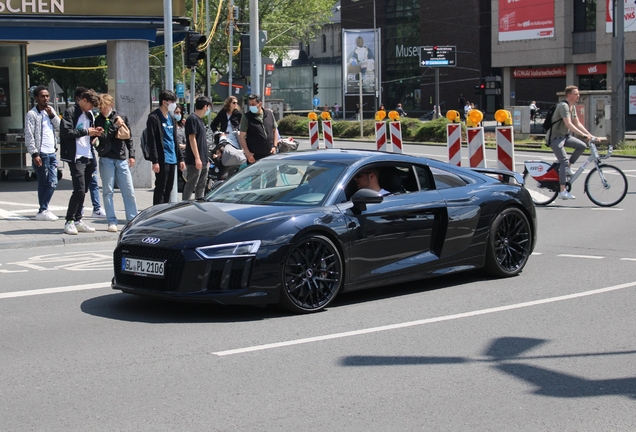 Audi R8 V10 Plus 2015