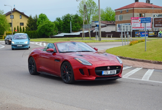 Jaguar F-TYPE R AWD Convertible