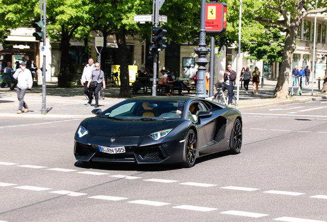 Lamborghini Aventador LP700-4