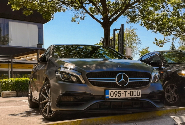 Mercedes-AMG A 45 W176 2015