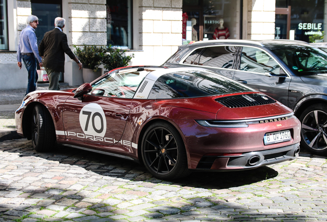 Porsche 992 Targa 4S Heritage Design Edition