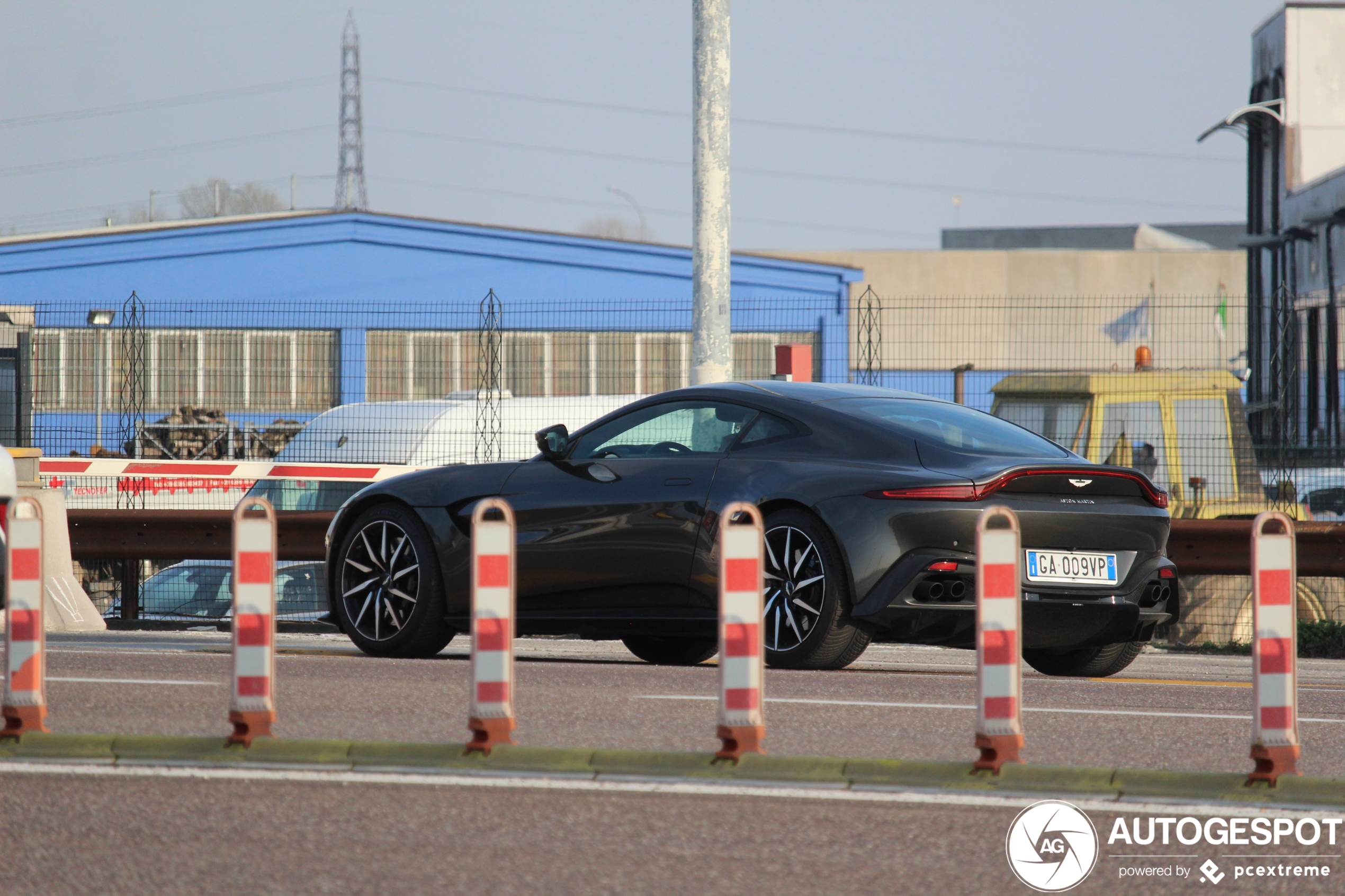 Aston Martin V8 Vantage 2018