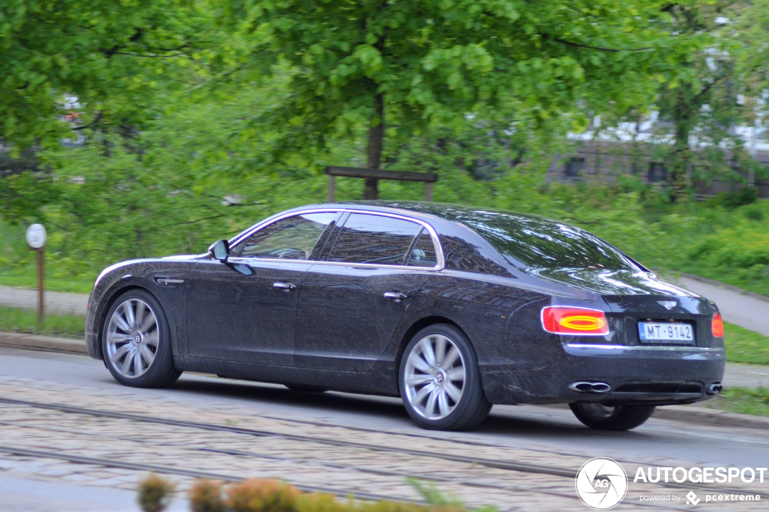 Bentley Flying Spur V8