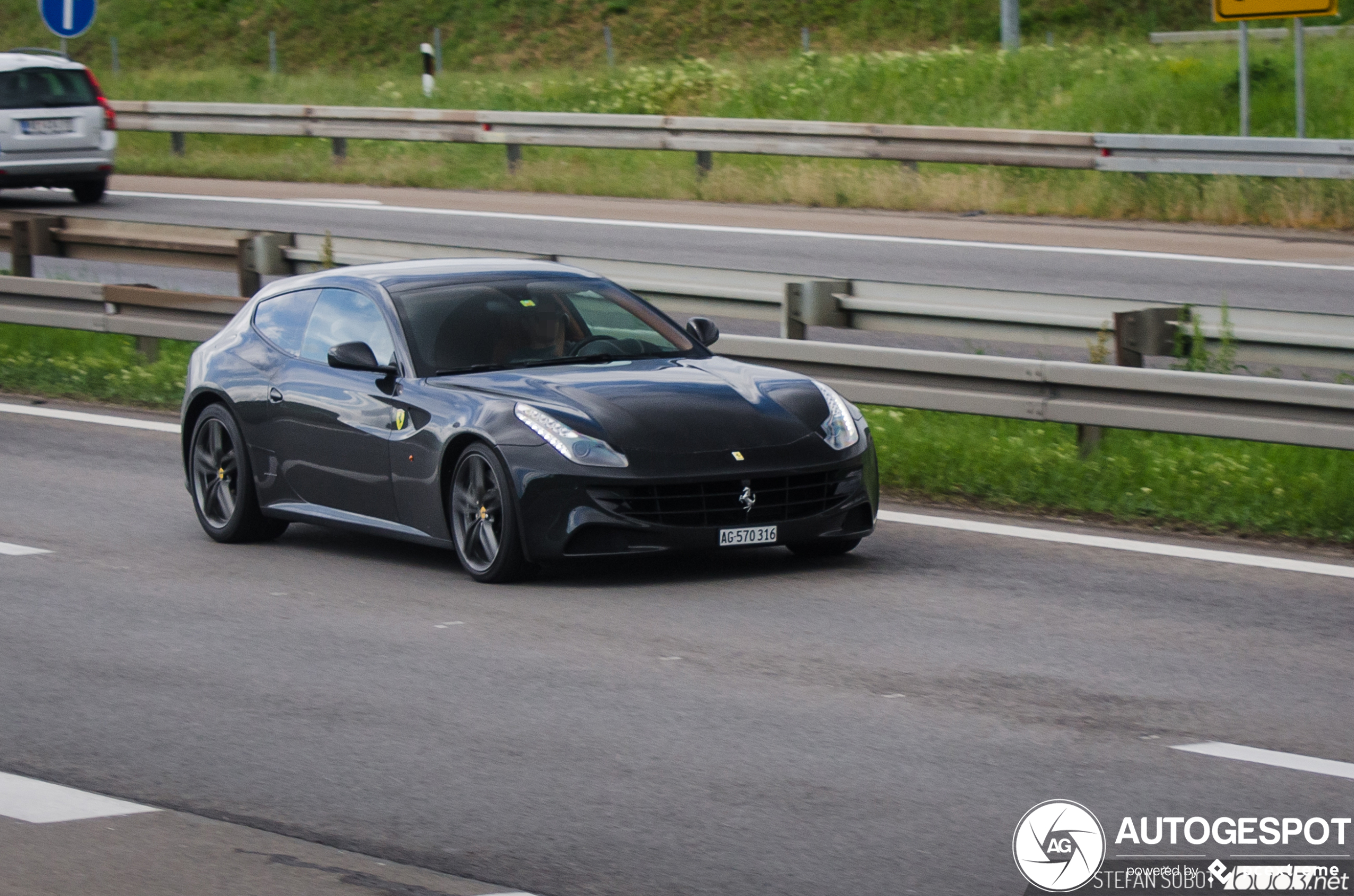 Ferrari FF