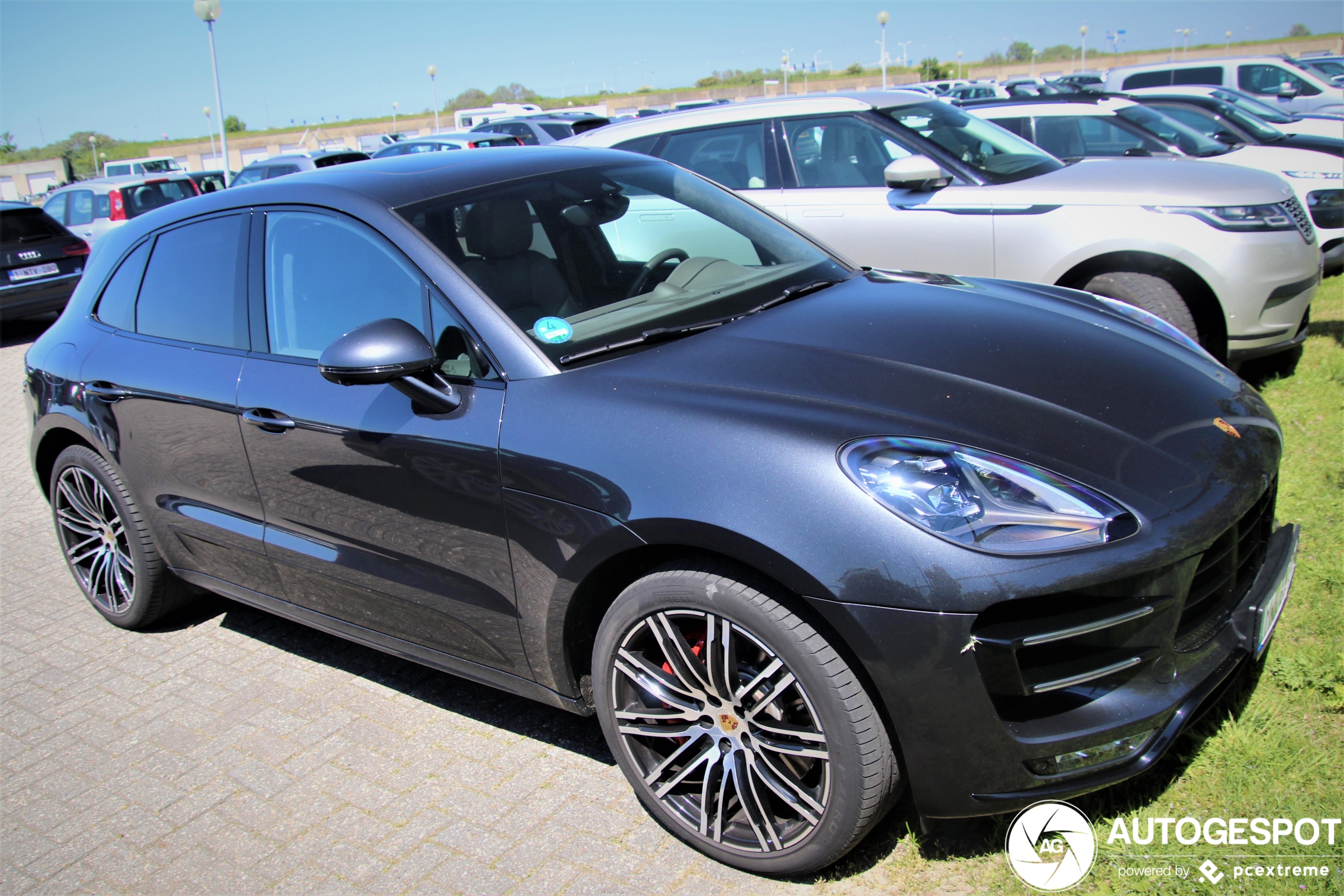 Porsche 95B Macan Turbo