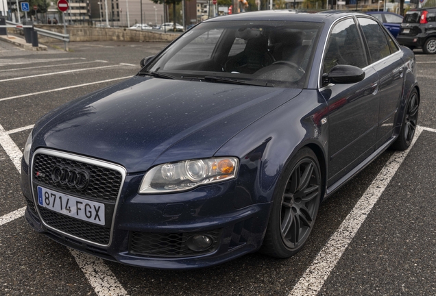 Audi RS4 Sedan