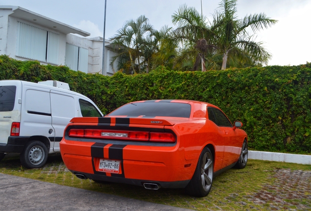 Dodge Challenger SRT-8