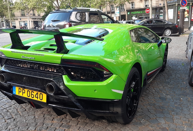 Lamborghini Huracán LP640-4 Performante