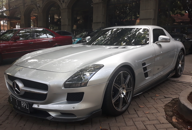 Mercedes-Benz Renntech SLS AMG