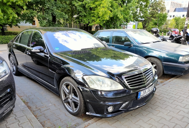 Mercedes-Benz S 65 AMG V221