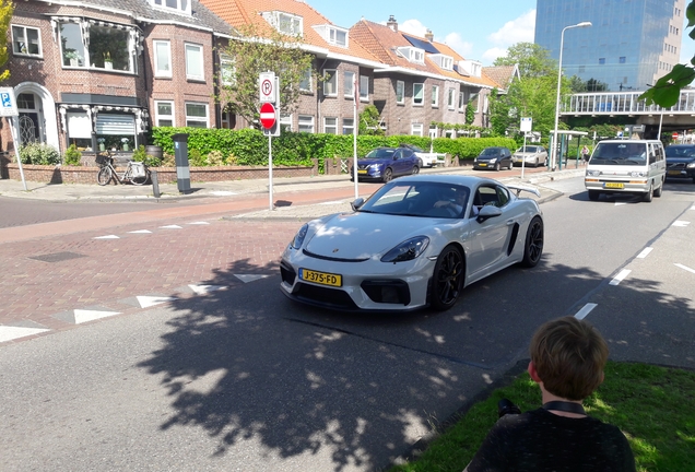 Porsche 718 Cayman GT4