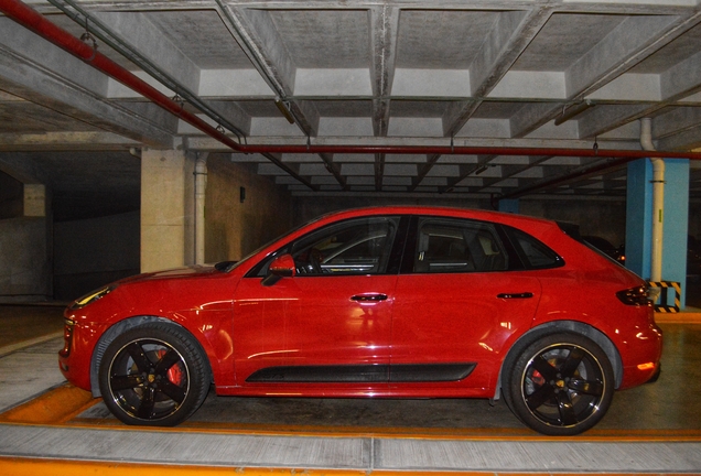 Porsche 95B Macan GTS