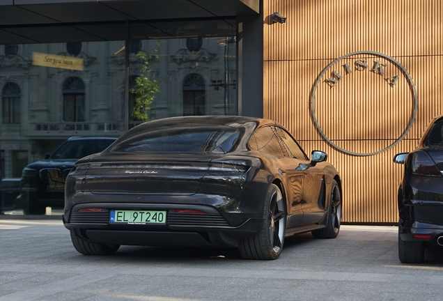 Porsche Taycan Turbo