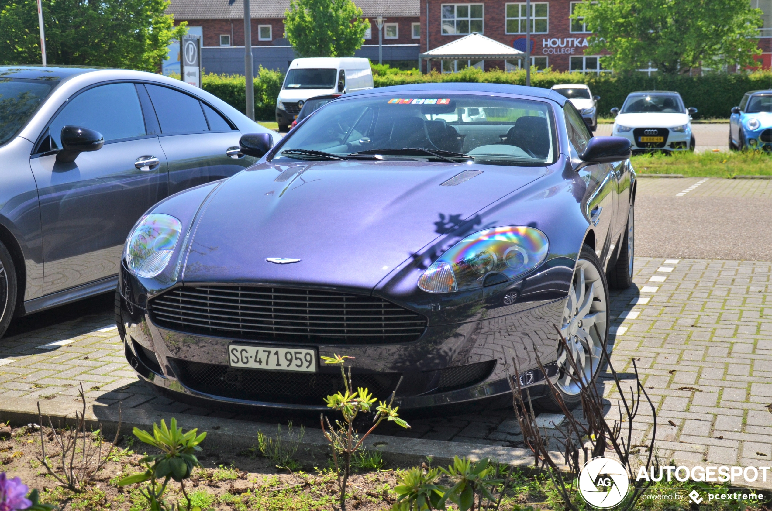 Aston Martin DB9 Volante