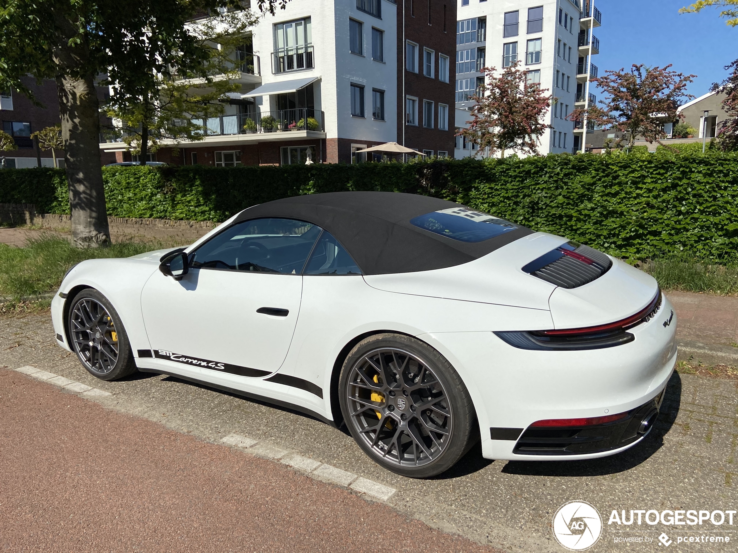 Porsche 992 Carrera 4S Cabriolet