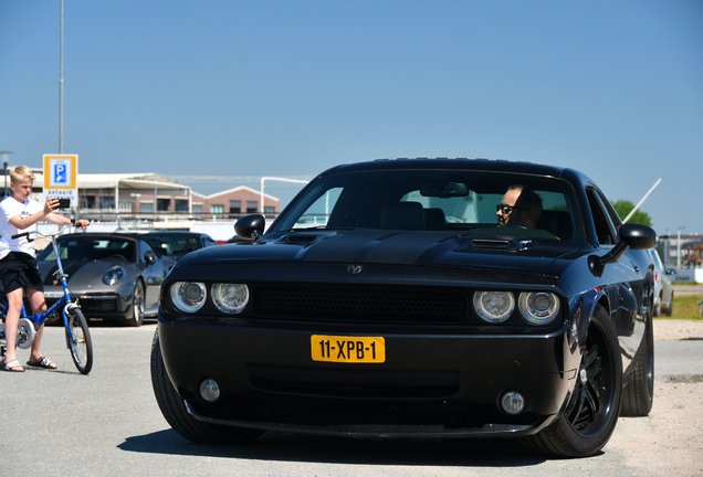 Dodge Challenger SRT-8