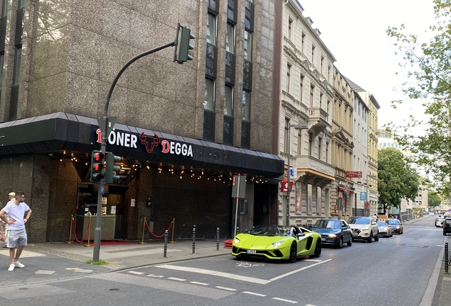 Lamborghini Aventador S LP740-4 Roadster