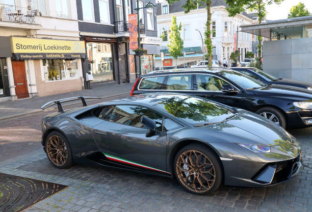 Lamborghini Huracán LP640-4 Performante