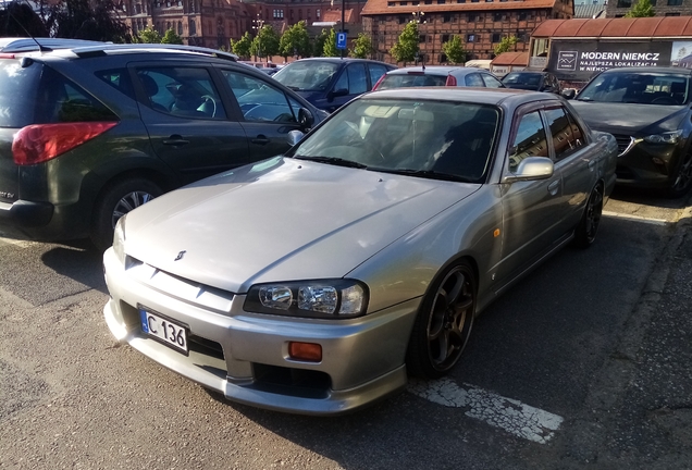 Nissan Skyline R34 Sedan