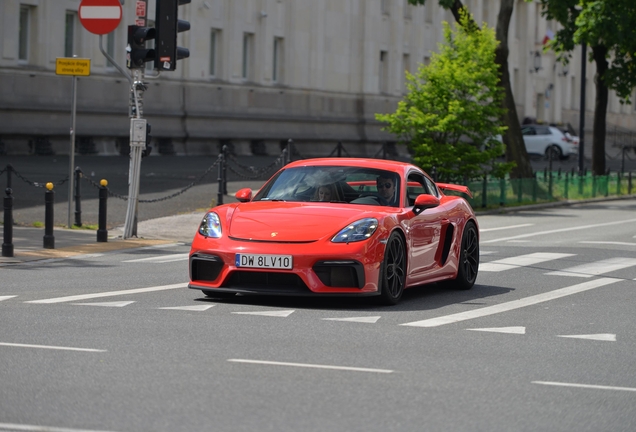 Porsche 718 Cayman GT4