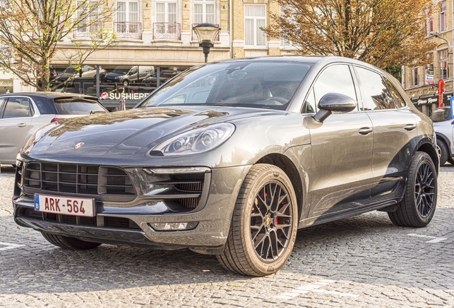 Porsche 95B Macan GTS