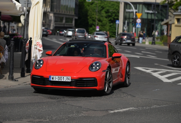 Porsche 992 Carrera 4S