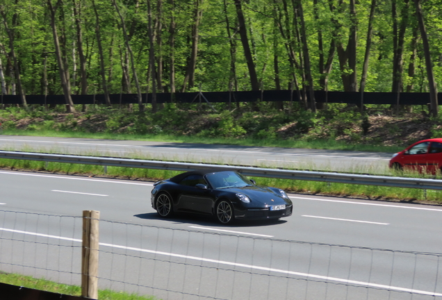 Porsche 992 Carrera 4S Cabriolet