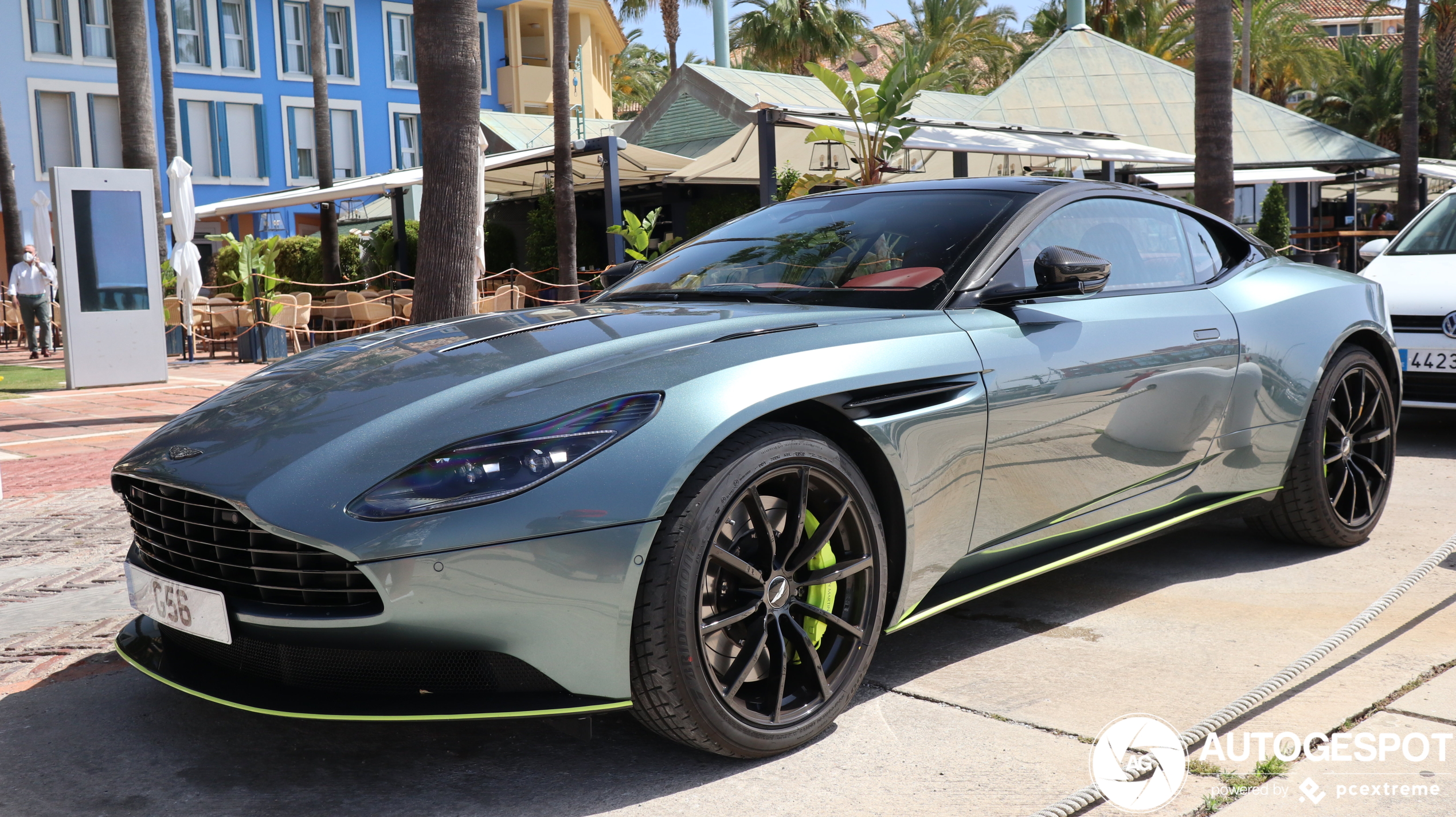 Aston Martin DB11 AMR