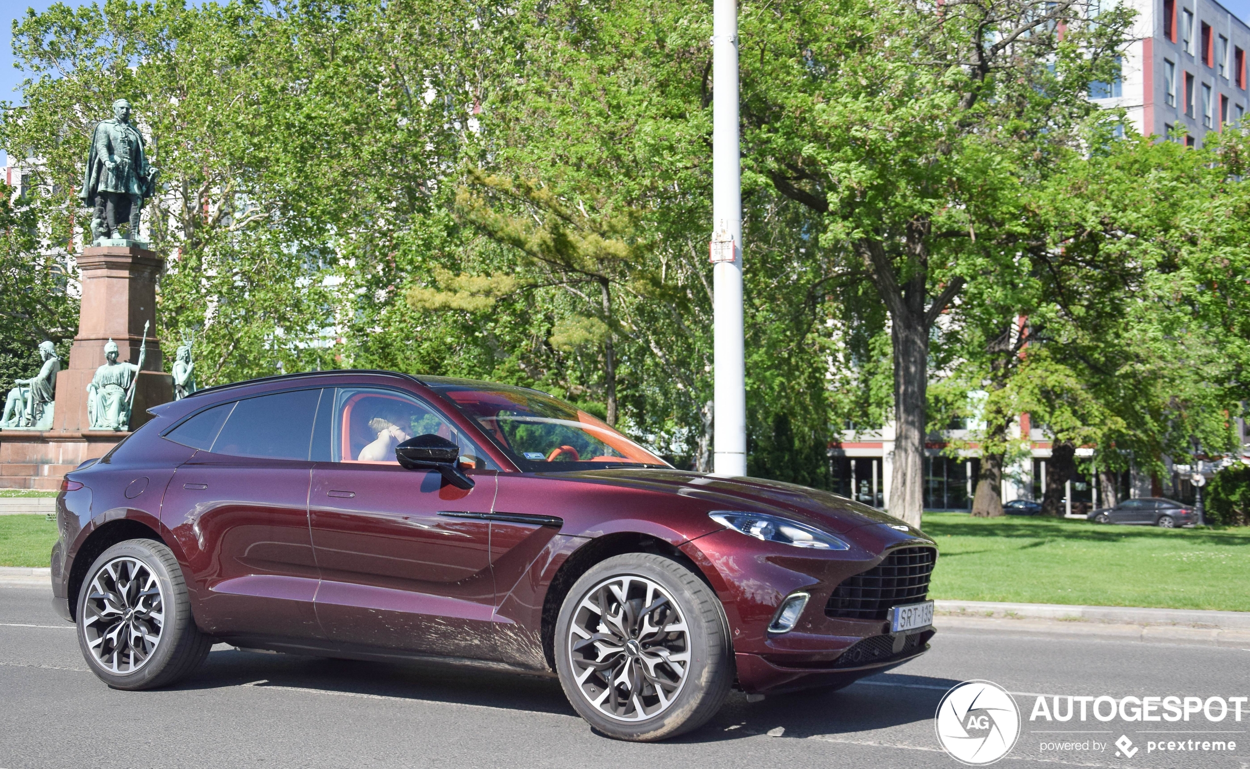 Aston Martin DBX