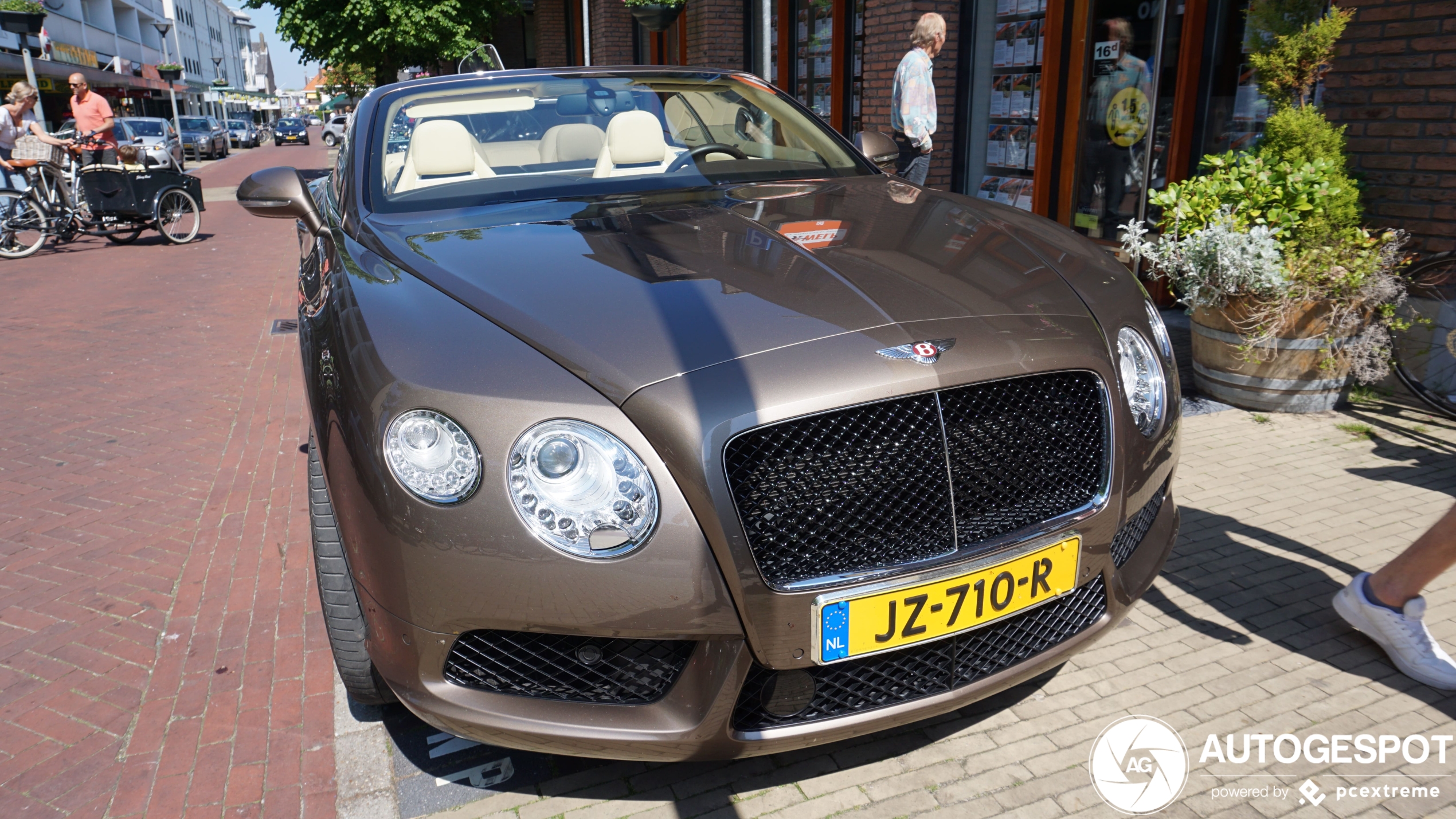 Bentley Continental GTC V8