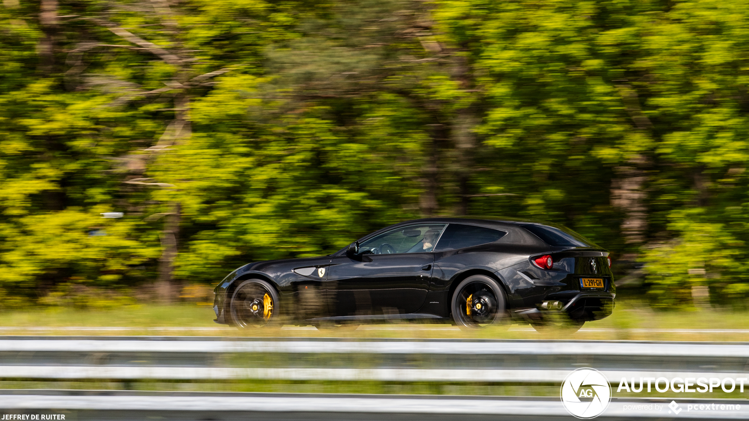 Ferrari FF