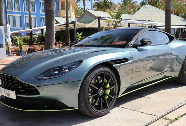 Aston Martin DB11 AMR