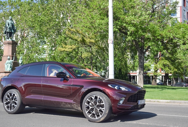 Aston Martin DBX