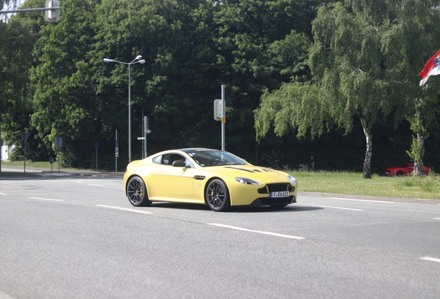 Aston Martin V12 Vantage S