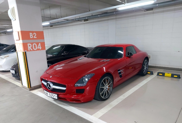 Mercedes-Benz SLS AMG