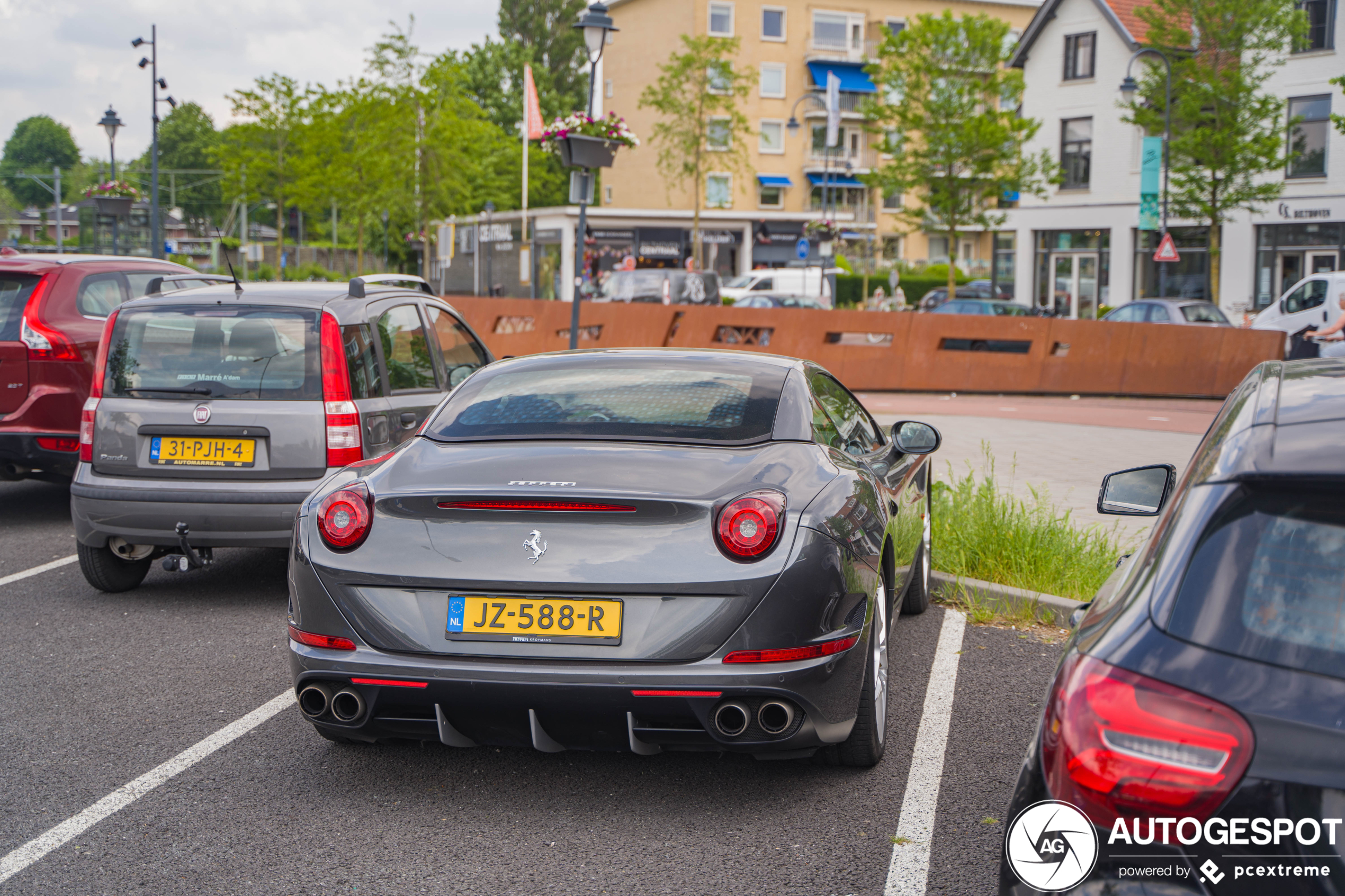 Ferrari California T