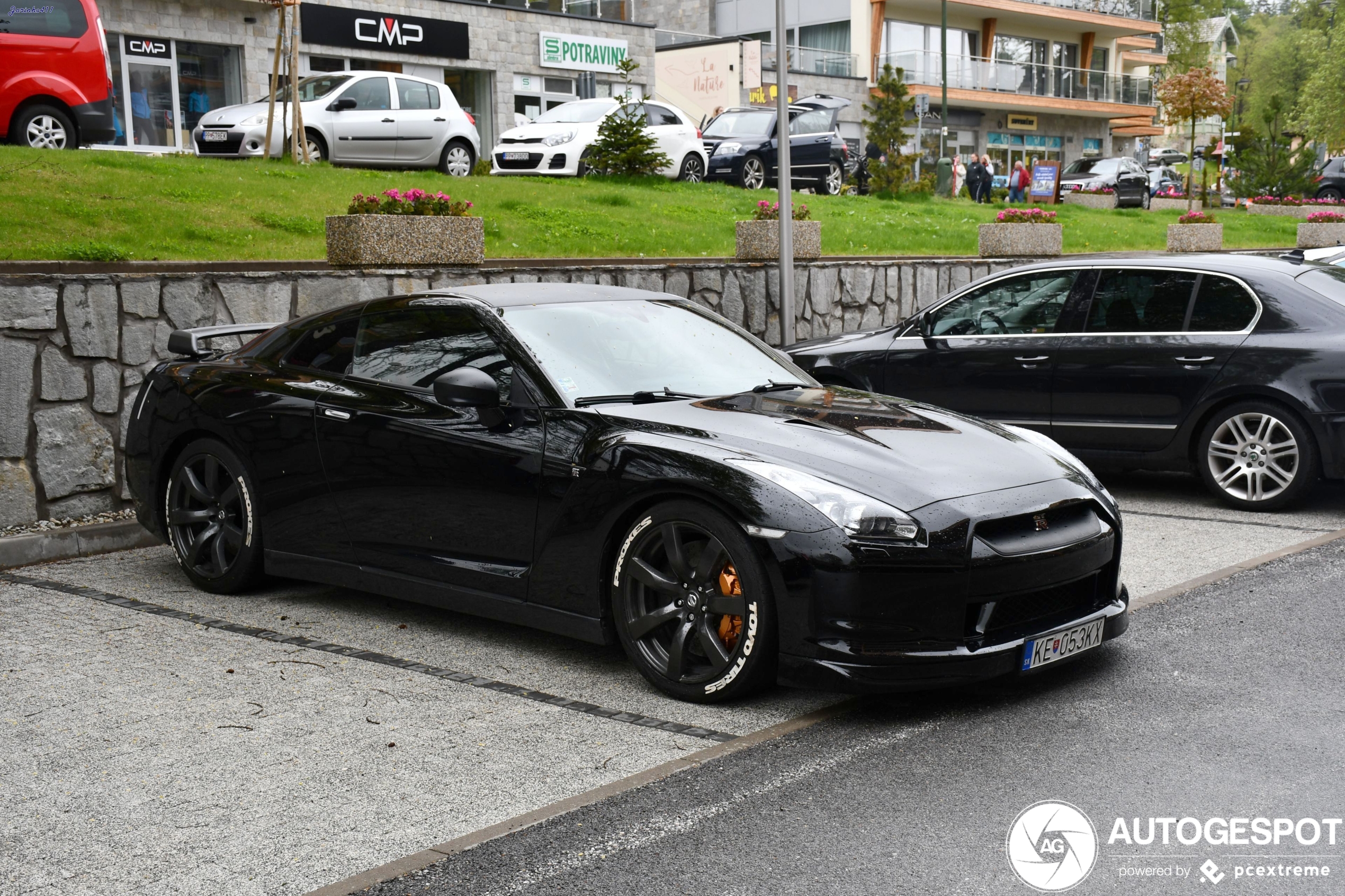 Nissan GT-R