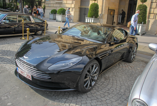 Aston Martin DB11 V8