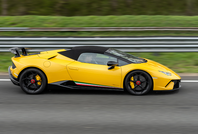 Lamborghini Huracán LP640-4 Performante Spyder