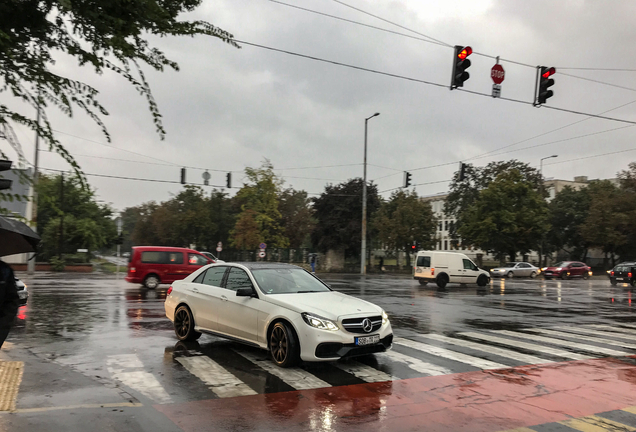 Mercedes-Benz E 63 AMG S W212