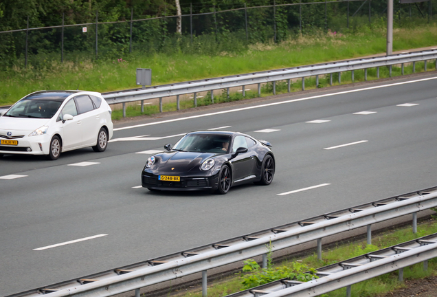 Porsche 992 Carrera 4S