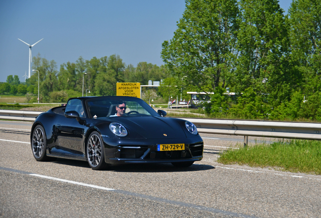 Porsche 992 Carrera 4S Cabriolet