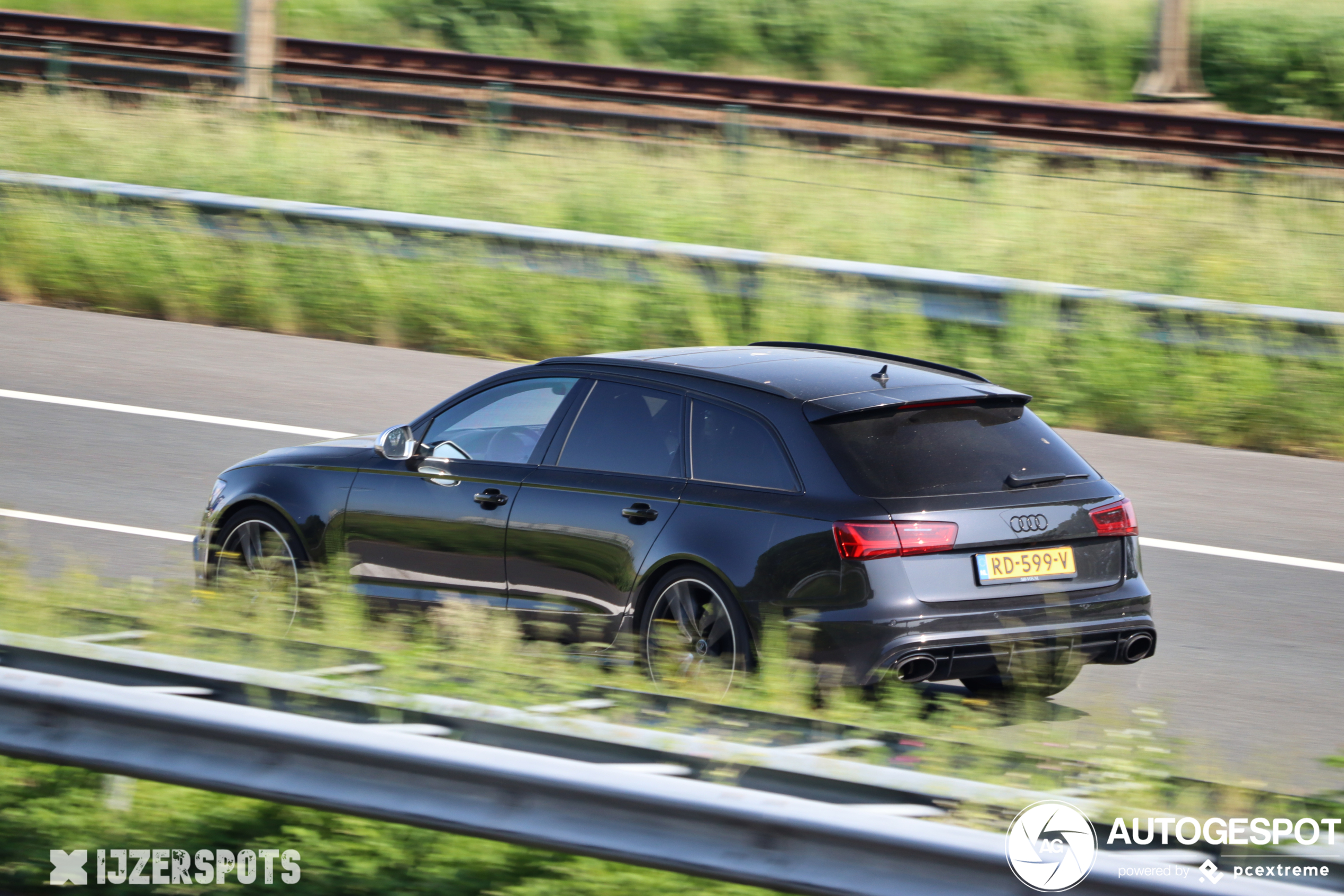 Audi RS6 Avant C7 2015