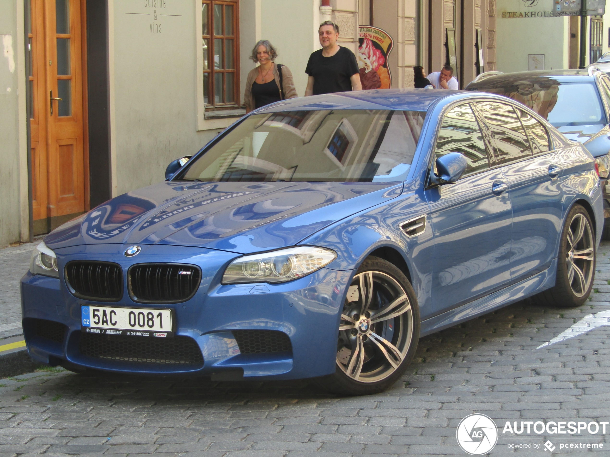 BMW M5 F10 2011