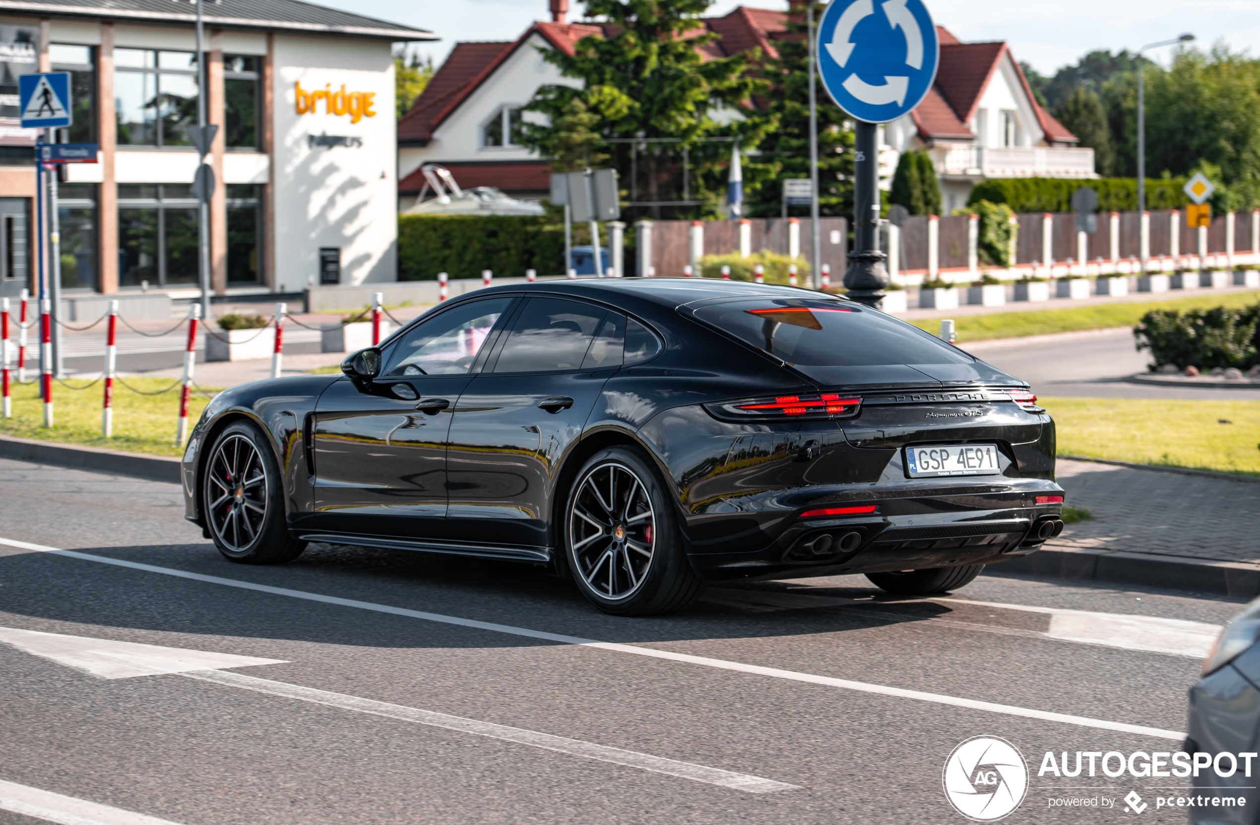 Porsche 971 Panamera GTS MkI