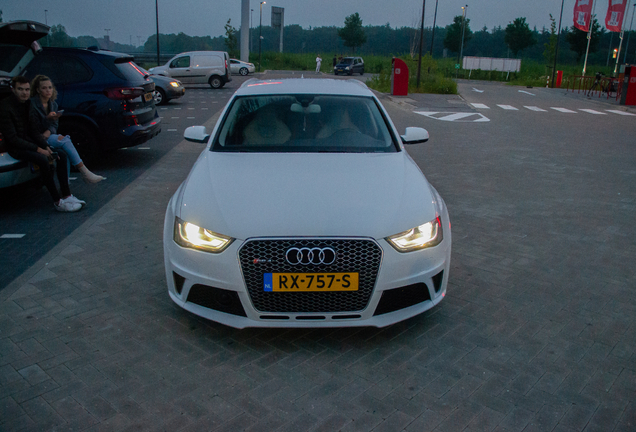 Audi RS4 Avant B8