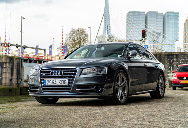 Audi S8 D4