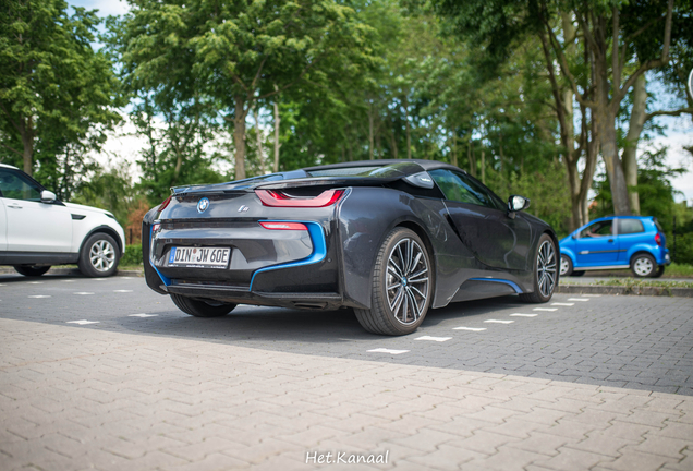 BMW i8 Roadster